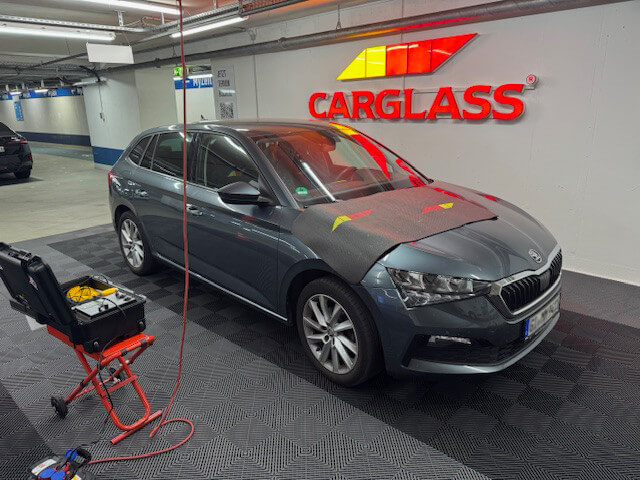 Foto: Carglass - Carglass behebt Steinschlagschäden nun auch in Parkhäusern